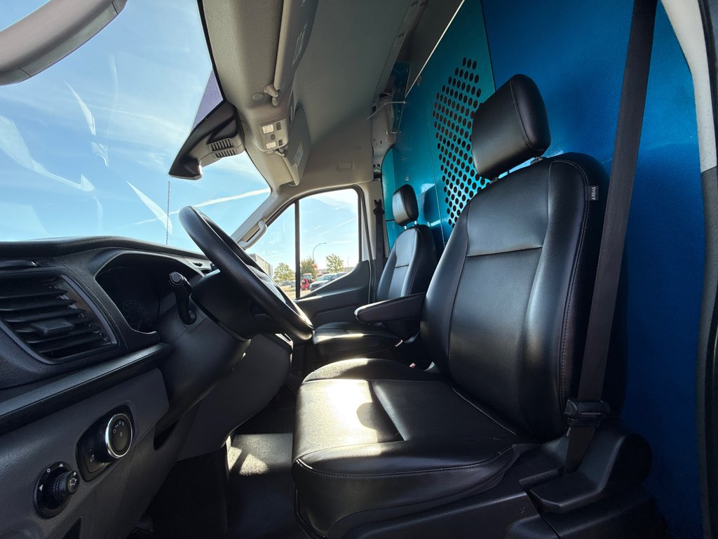 Ford Transit Cargo Van T-250 High Roof EL 148' EXT AWD 2022 à Saint-Sulpice, Québec - 10 - w1024h768px