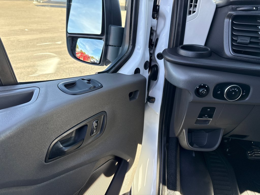 Ford Transit Cargo Van T-250 High Roof EL 148' EXT AWD 2022 à Saint-Sulpice, Québec - 14 - w1024h768px