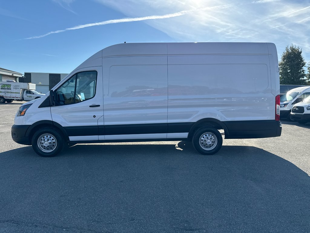 Ford Transit Cargo Van T-250 High Roof EL 148' EXT AWD 2022 à Saint-Sulpice, Québec - 2 - w1024h768px