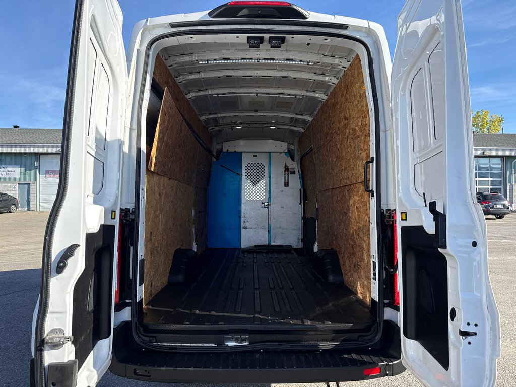 Ford Transit Cargo Van T-250 High Roof EL 148' EXT AWD 2022 à Saint-Sulpice, Québec - 7 - w1024h768px