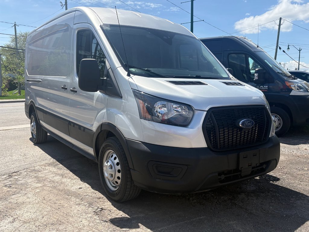 2022 Ford Transit Cargo Van T-250 Medium Roof 130' in Repentigny, Quebec - 12 - w1024h768px