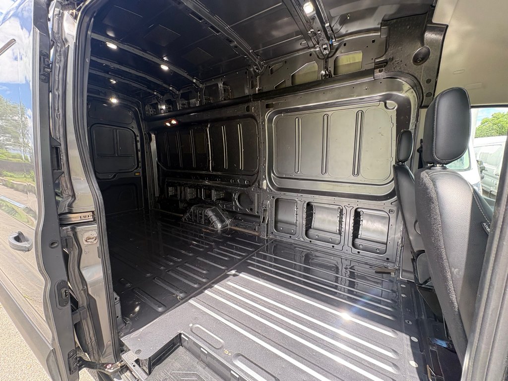 2022 Ford Transit Cargo Van T-250 High Roof 148' EXT AWD in Repentigny, Quebec - 10 - w1024h768px