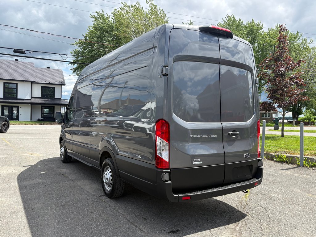 2022 Ford Transit Cargo Van T-250 High Roof 148' EXT AWD in Repentigny, Quebec - 8 - w1024h768px