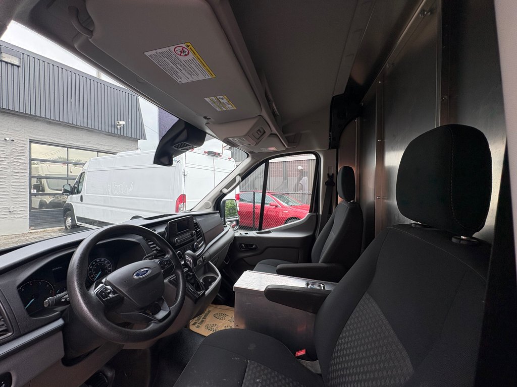 2022 Ford Transit Cargo Van T-250 Medium Roof 148' in Repentigny, Quebec - 12 - w1024h768px