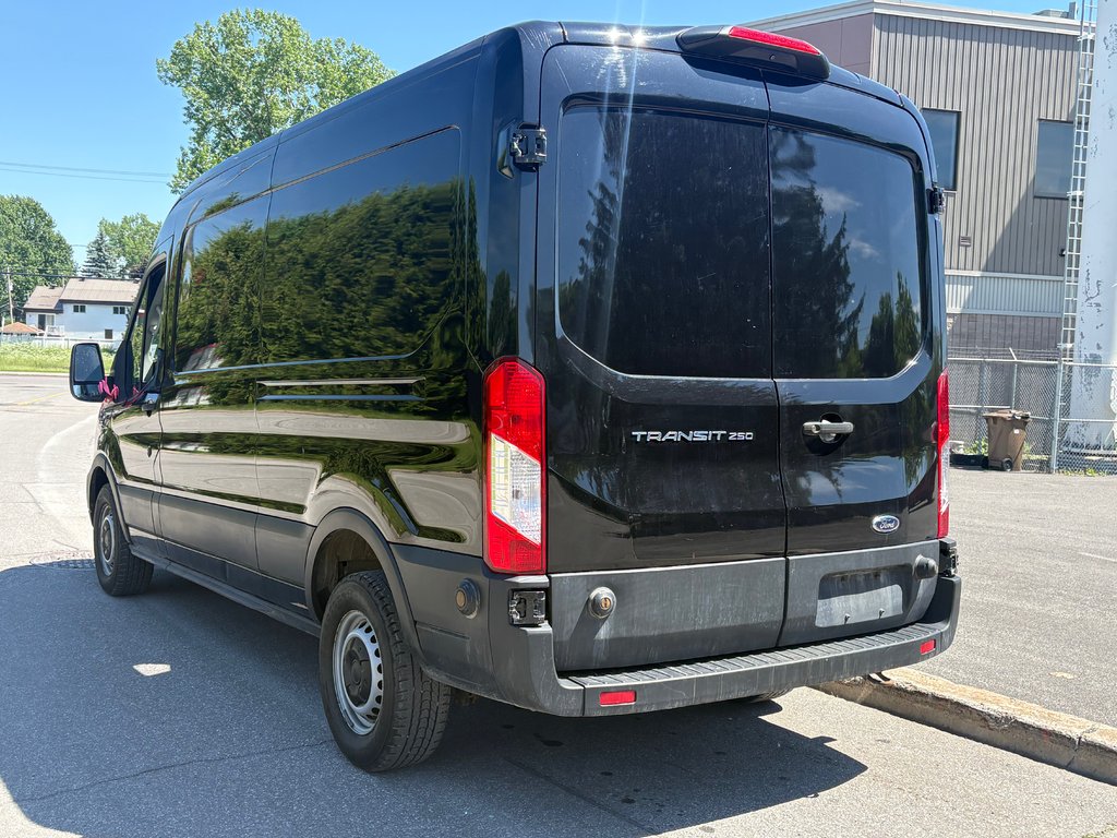 2022 Ford Transit Cargo Van T-250 Medium Roof 148' in Repentigny, Quebec - 8 - w1024h768px