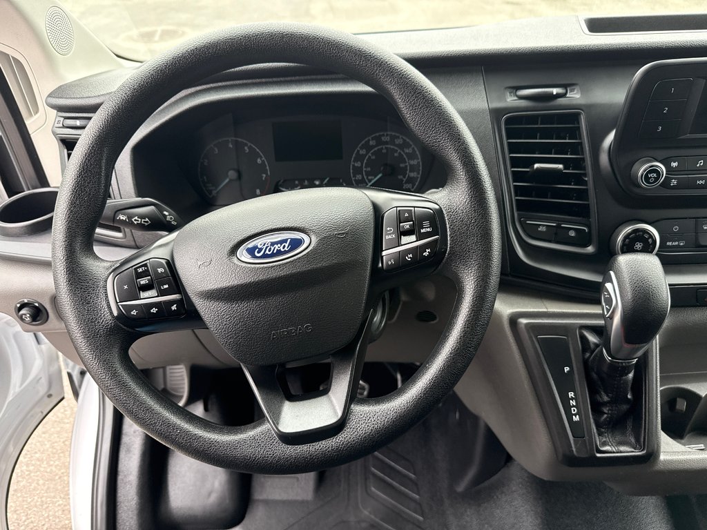 2023 Ford Transit Cargo Van T-250 Low Roof 130' AWD in Saint-Sulpice, Quebec - 17 - w1024h768px