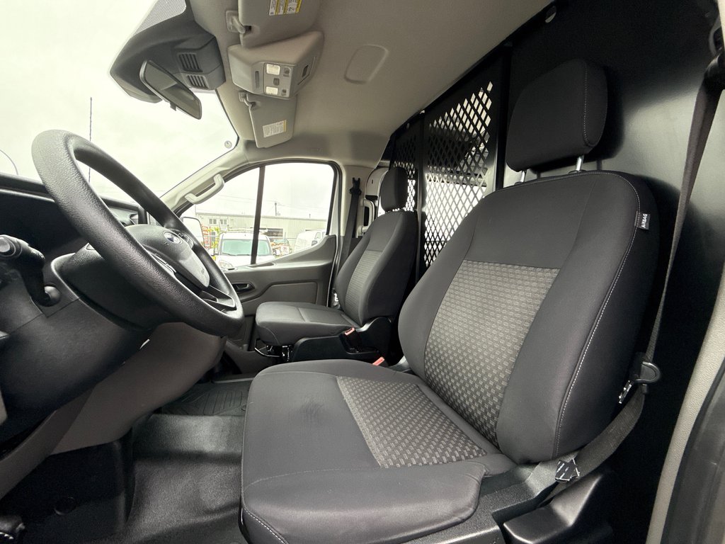 2023 Ford Transit Cargo Van T-250 Low Roof 130' AWD in Saint-Sulpice, Quebec - 14 - w1024h768px