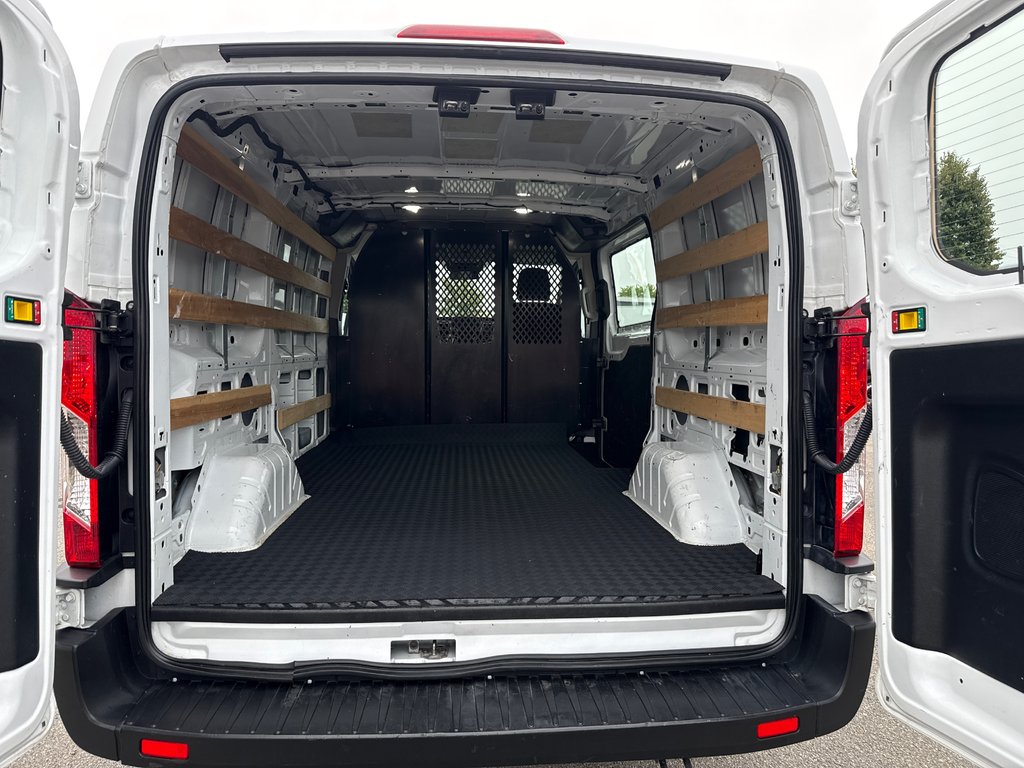 2023 Ford Transit Cargo Van T-250 Low Roof 130' AWD in Saint-Sulpice, Quebec - 10 - w1024h768px