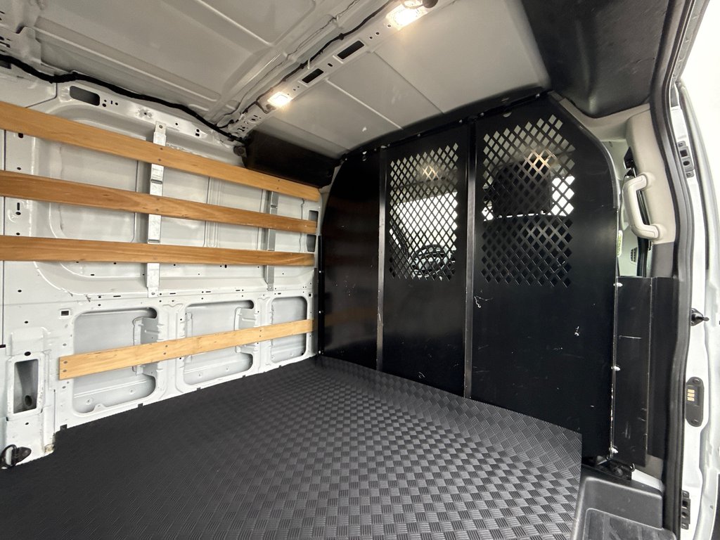 2023 Ford Transit Cargo Van T-250 Low Roof 130' AWD in Saint-Sulpice, Quebec - 12 - w1024h768px