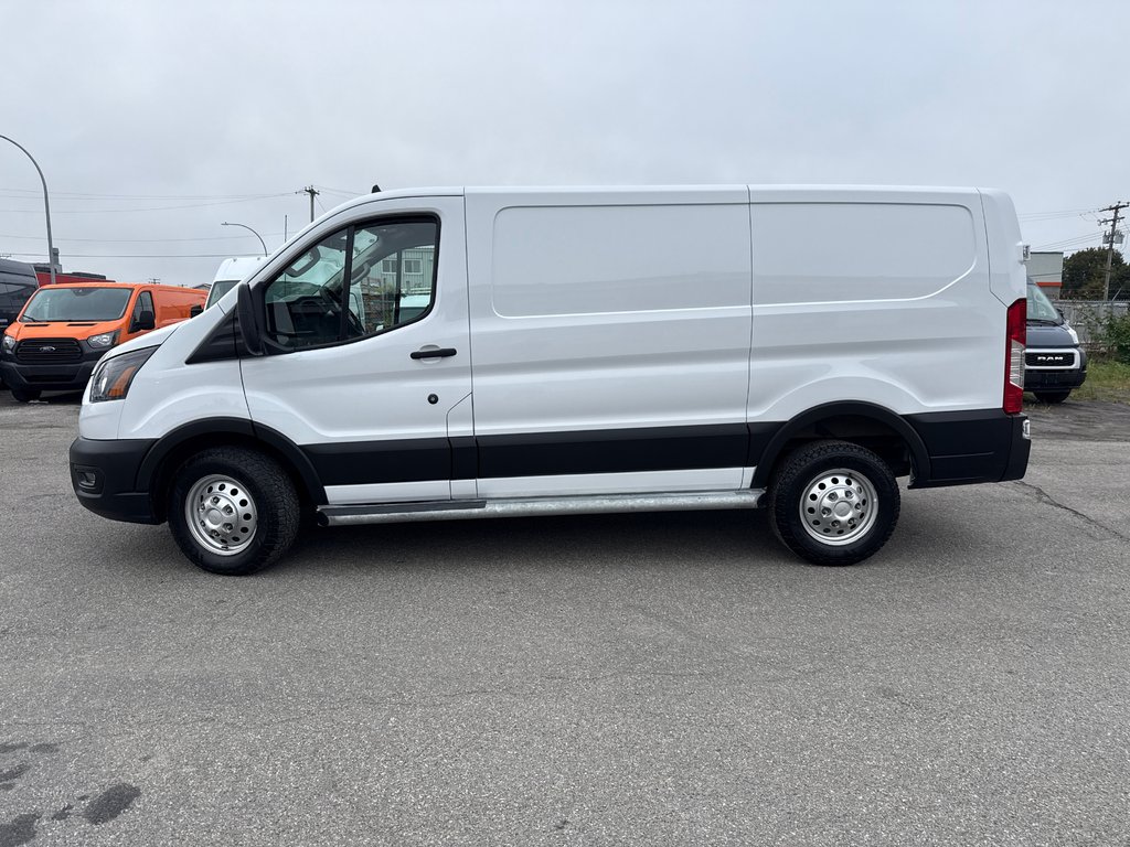 2023 Ford Transit Cargo Van T-250 Low Roof 130' AWD in Saint-Sulpice, Quebec - 2 - w1024h768px