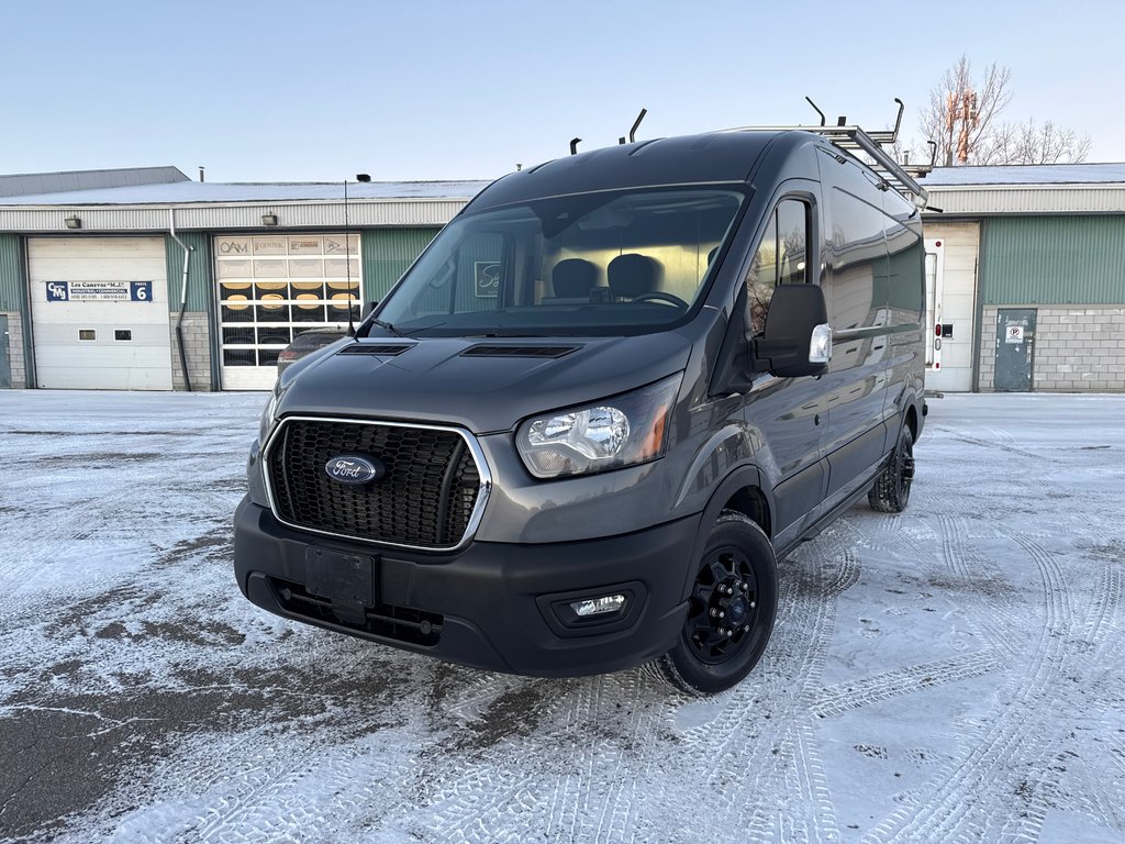 Ford Transit Cargo Van T-250 Medium Roof 130' AWD 2023 à Repentigny, Québec - 1 - w1024h768px