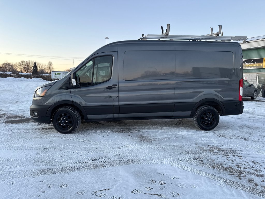 Ford Transit Cargo Van T-250 Medium Roof 130' AWD 2023 à Repentigny, Québec - 2 - w1024h768px