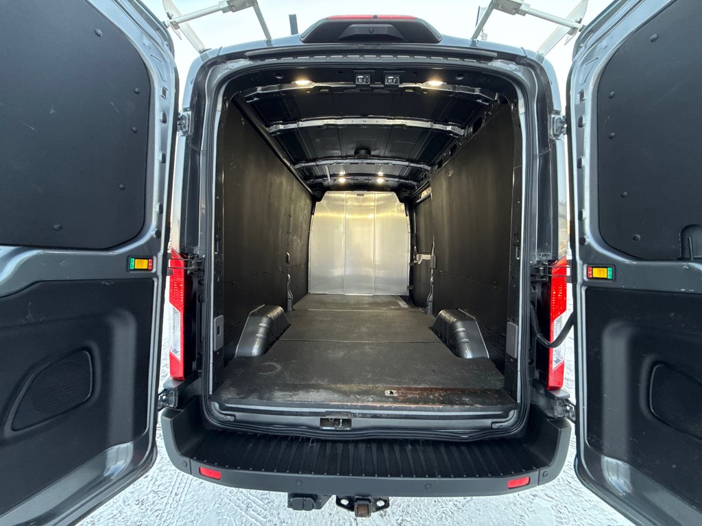 Ford Transit Cargo Van T-250 Medium Roof 130' AWD 2023 à Repentigny, Québec - 10 - w1024h768px