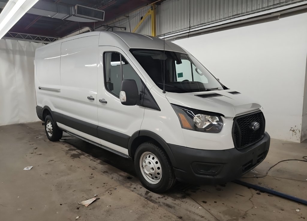 2023 Ford Transit Cargo Van T-250 Medium Roof 130' AWD in Repentigny, Quebec - 4 - w1024h768px