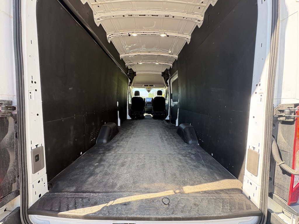 2023 Ford Transit Cargo Van T-250 High Roof 148' EXT in Repentigny, Quebec - 8 - w1024h768px