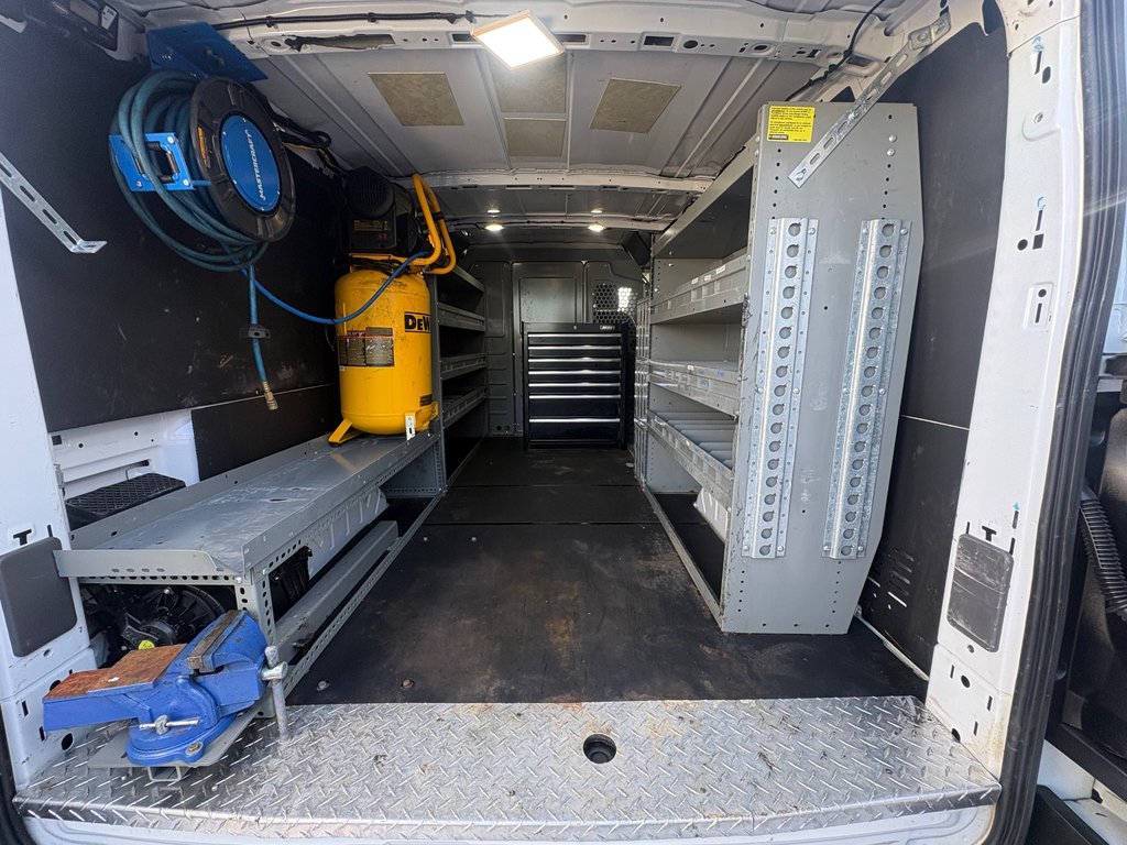 2023 Ford Transit Cargo Van T-250 Low Roof 130' in Saint-Sulpice, Quebec - 10 - w1024h768px