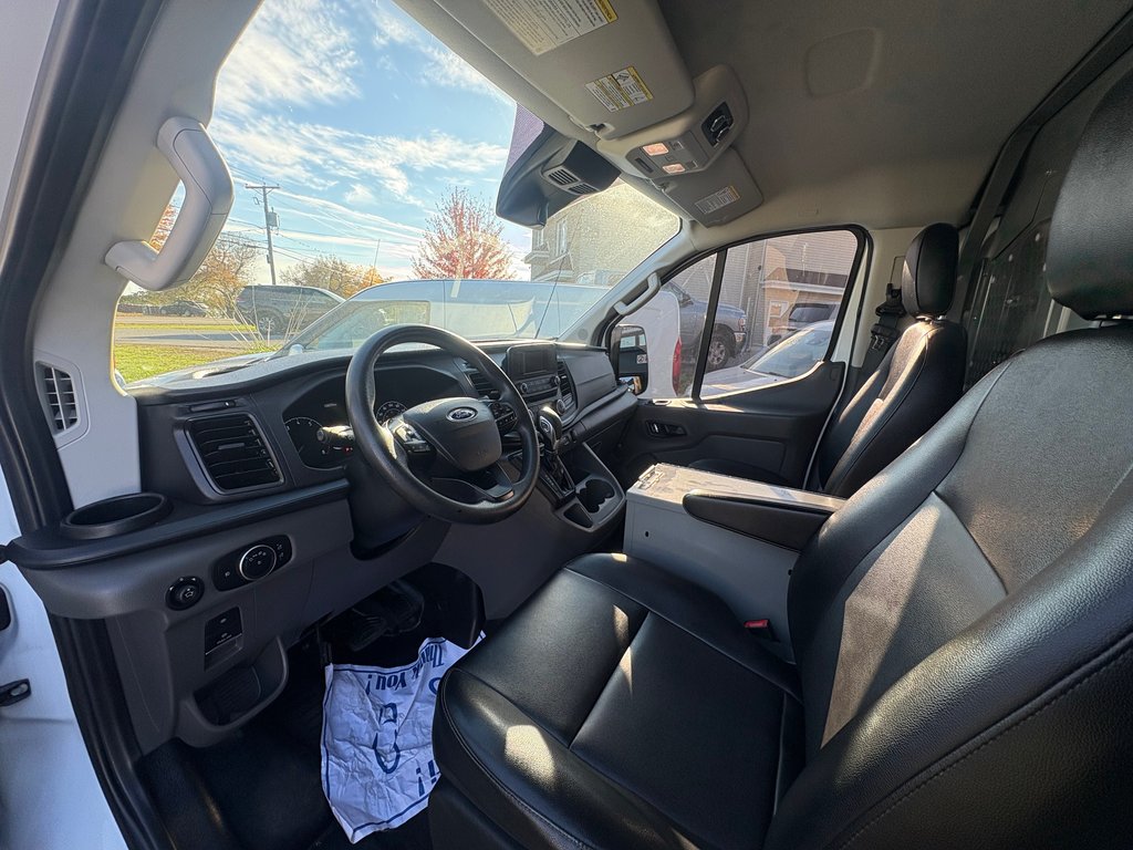 2023 Ford Transit Cargo Van T-250 Low Roof 130' in Saint-Sulpice, Quebec - 13 - w1024h768px