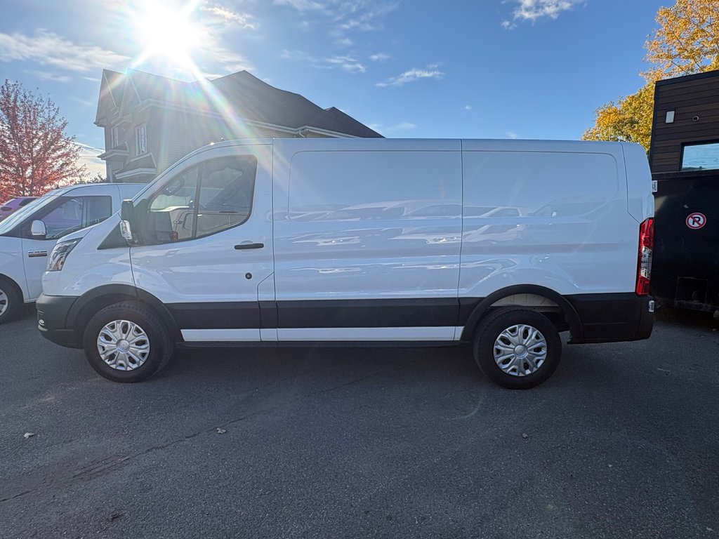 2023 Ford Transit Cargo Van T-250 Low Roof 130' in Saint-Sulpice, Quebec - 9 - w1024h768px