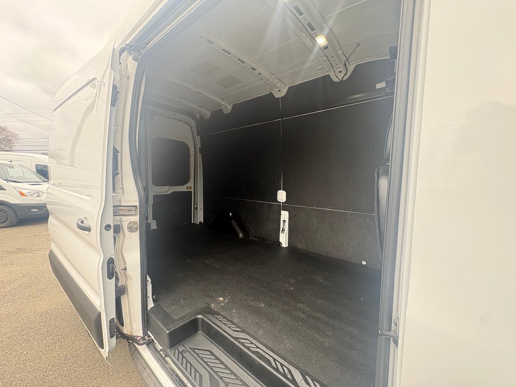 Ford Transit Cargo Van T-250 High Roof 148' AWD 2024 à Repentigny, Québec - 6 - w1024h768px