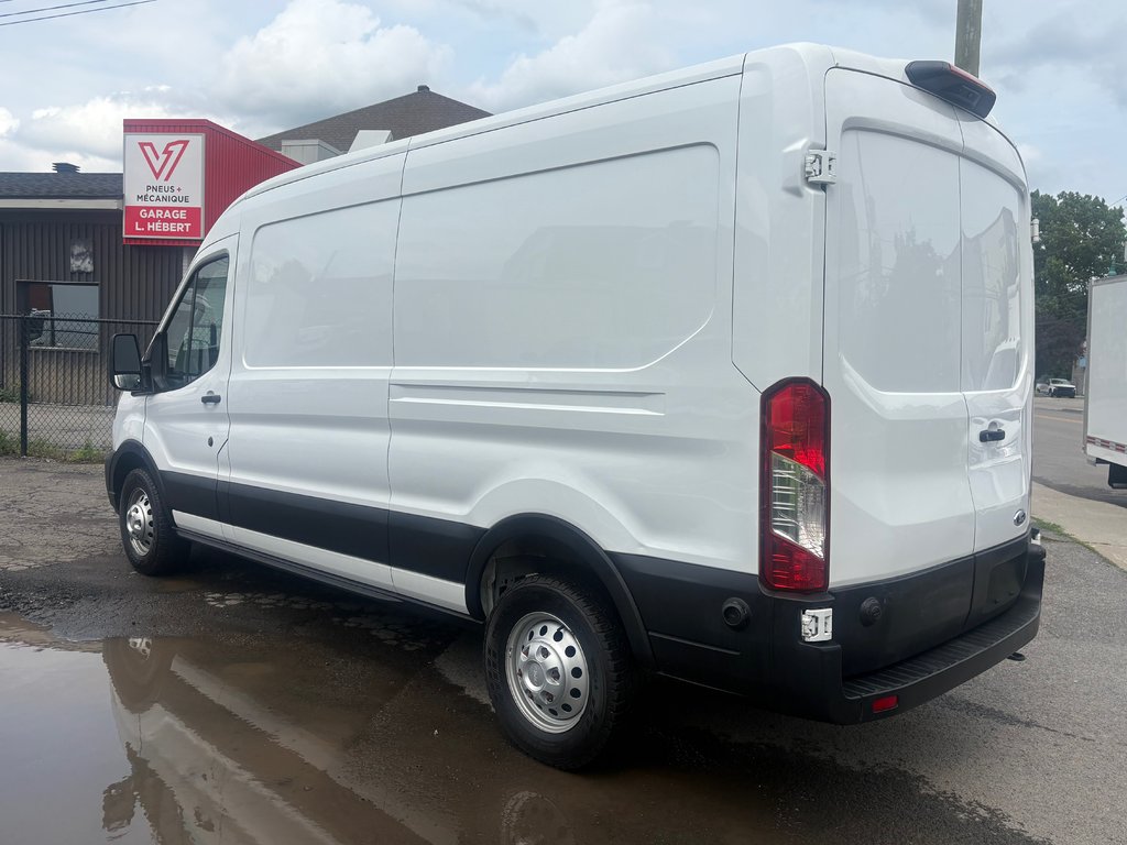 Ford Transit Cargo Van T-250 Medium Roof 148' AWD 2024 à Repentigny, Québec - 7 - w1024h768px
