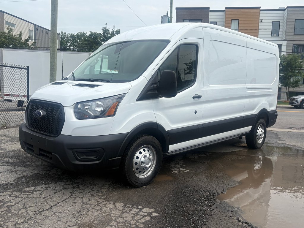 Ford Transit Cargo Van T-250 Medium Roof 148' AWD 2024 à Repentigny, Québec - 1 - w1024h768px