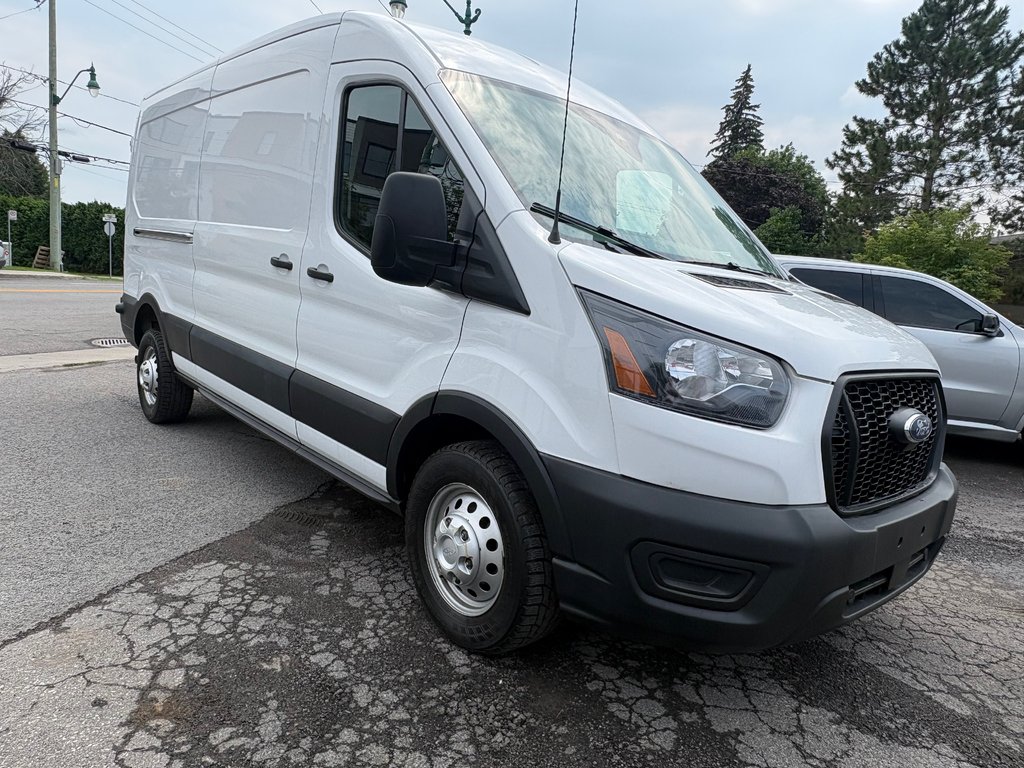 Ford Transit Cargo Van T-250 Medium Roof 148' AWD 2024 à Repentigny, Québec - 4 - w1024h768px
