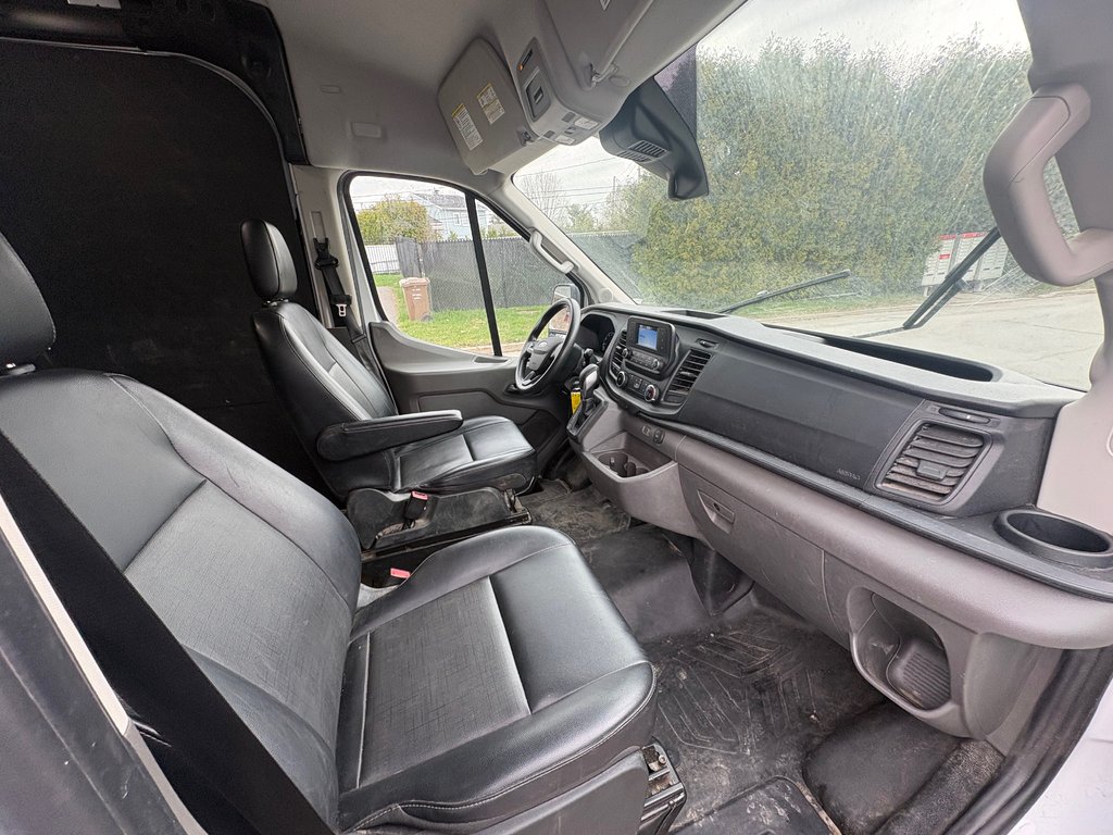 Ford Transit Cargo Van T-250 Medium Roof 148' AWD 2024 à Repentigny, Québec - 8 - w1024h768px
