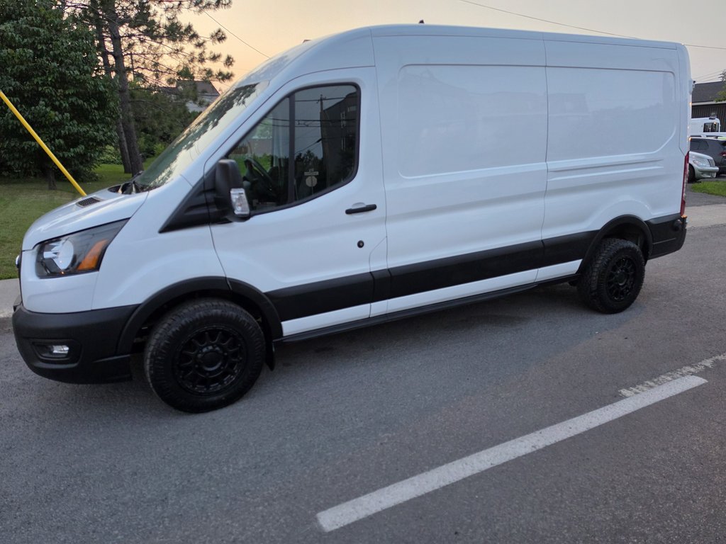 Ford Transit Cargo Van T-250 Medium Roof 148' AWD 2024 à Repentigny, Québec - 7 - w1024h768px