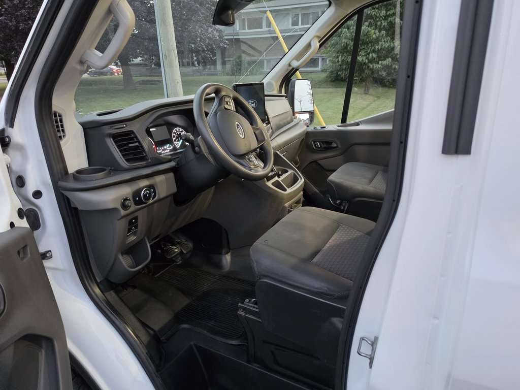 Ford Transit Cargo Van T-250 Medium Roof 148' AWD 2024 à Repentigny, Québec - 12 - w1024h768px