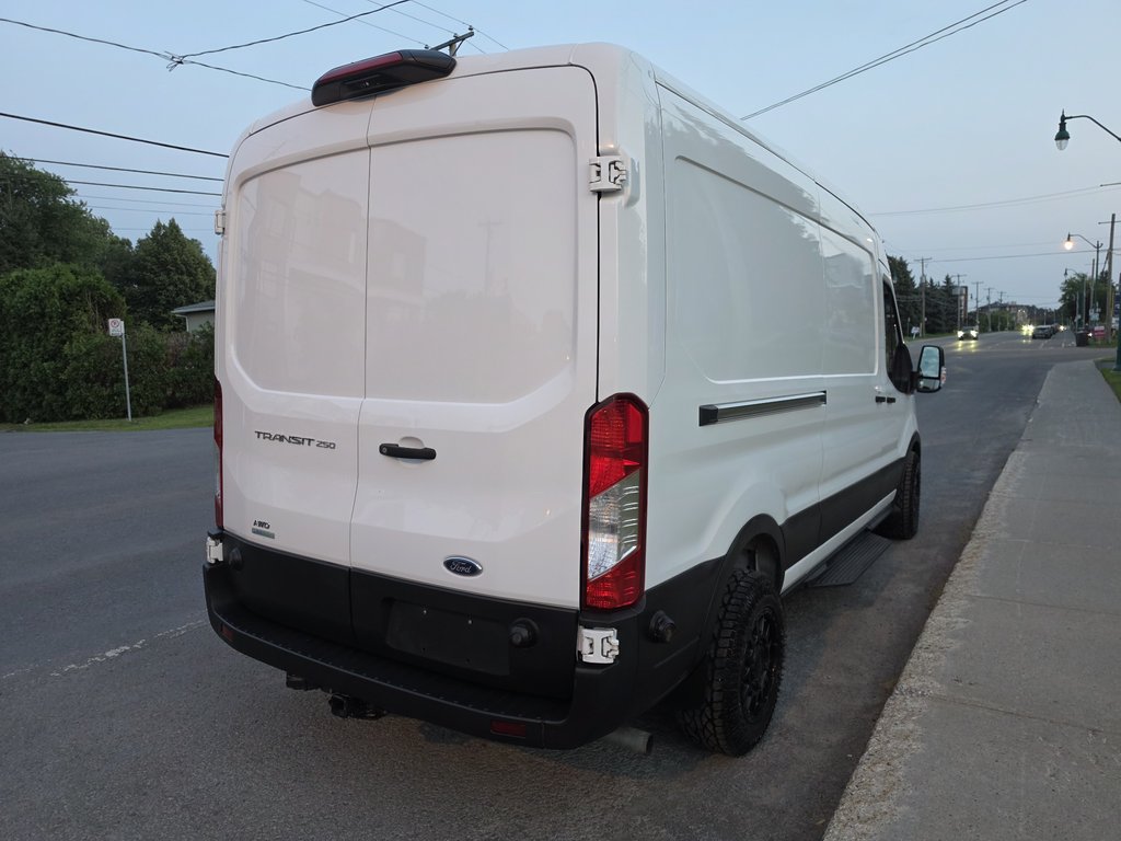 Ford Transit Cargo Van T-250 Medium Roof 148' AWD 2024 à Repentigny, Québec - 9 - w1024h768px