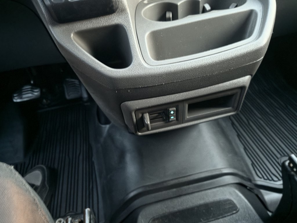Ford Transit Cargo Van T-250 Medium Roof 148' AWD 2024 à Repentigny, Québec - 15 - w1024h768px