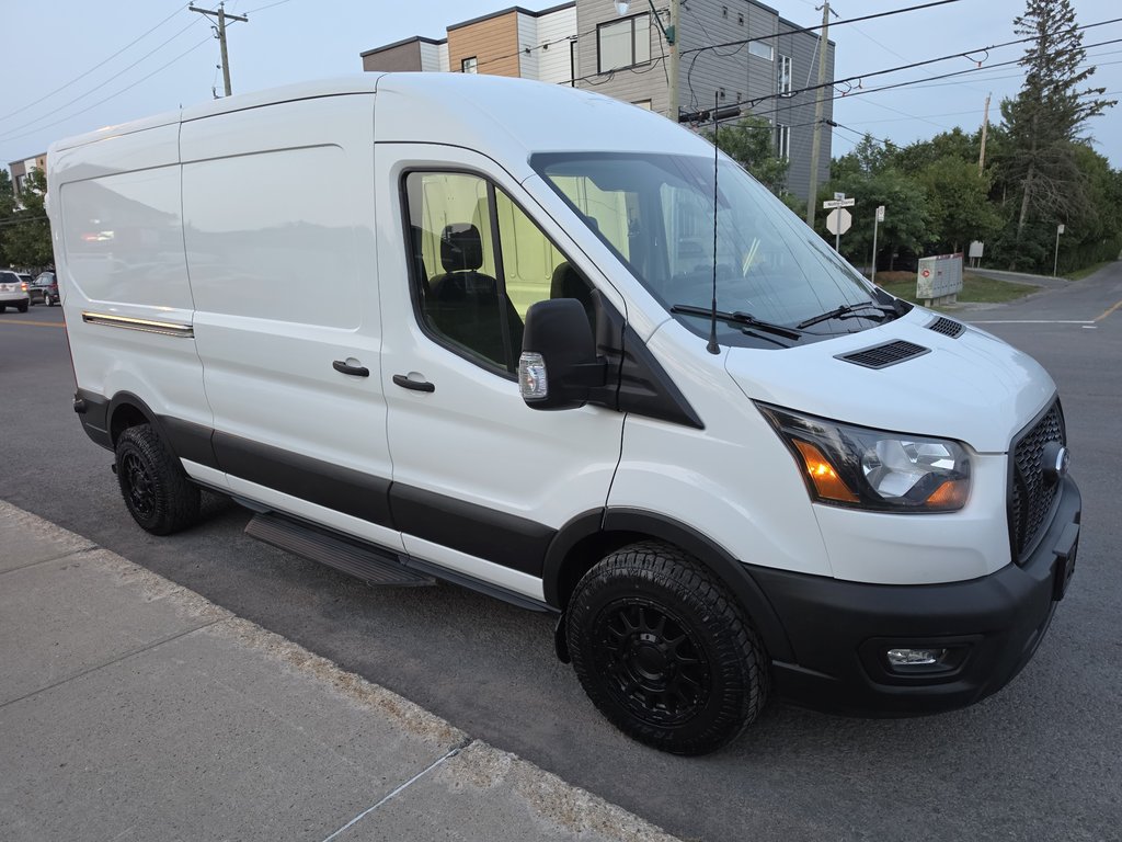 Ford Transit Cargo Van T-250 Medium Roof 148' AWD 2024 à Repentigny, Québec - 11 - w1024h768px