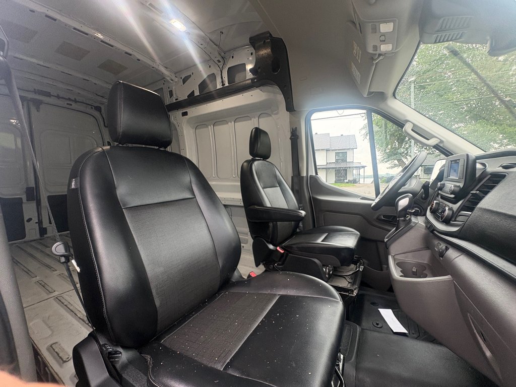 2025 Ford Transit Cargo Van T-250 High Roof 148' AWD in Repentigny, Quebec - 11 - w1024h768px