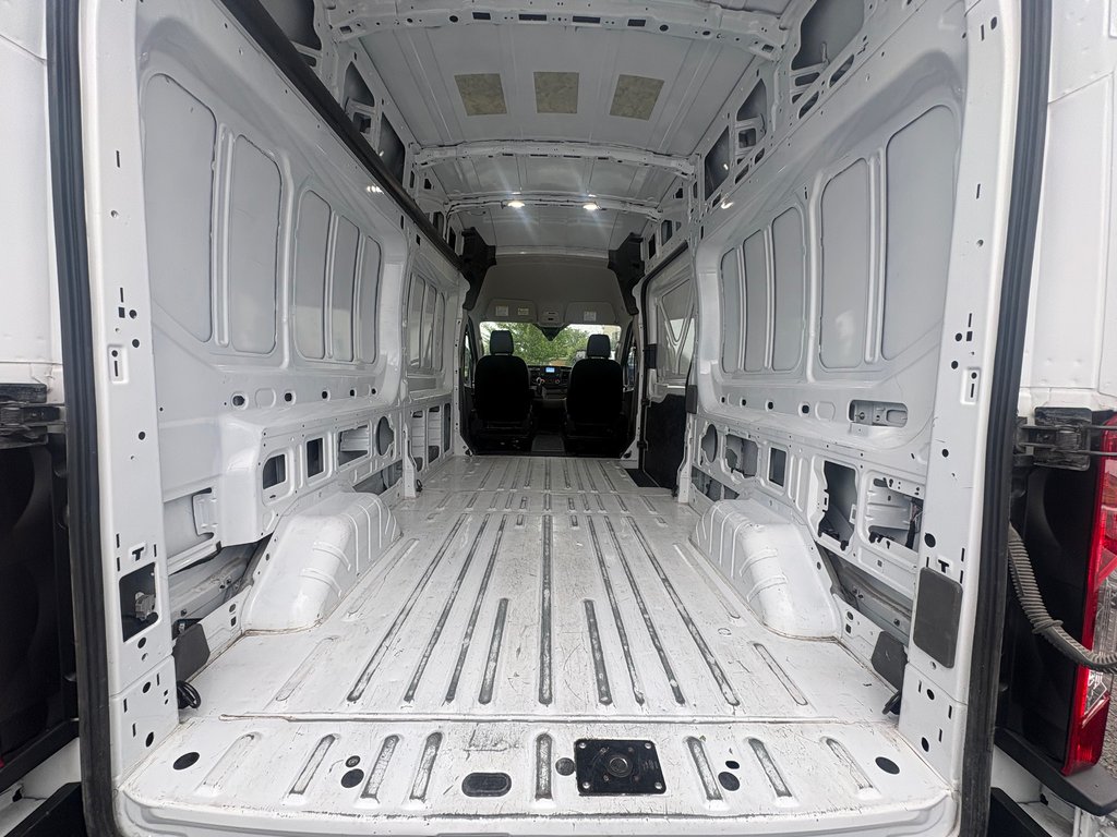 2025 Ford Transit Cargo Van T-250 High Roof 148' AWD in Repentigny, Quebec - 9 - w1024h768px
