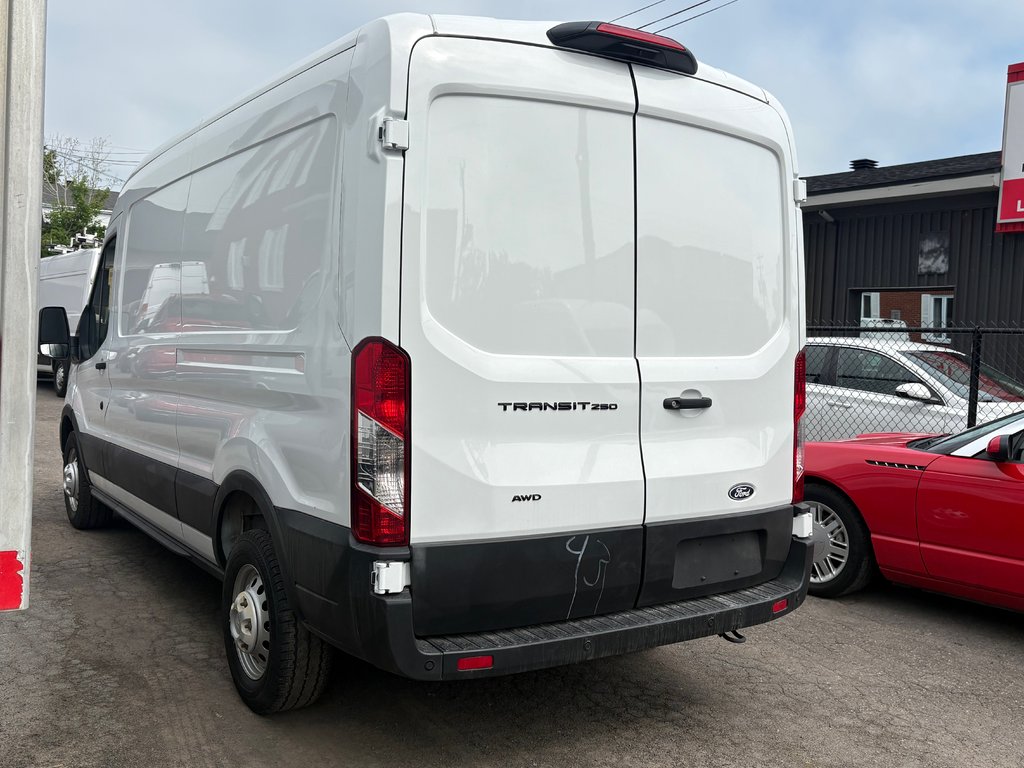 2026 Ford Transit Cargo Van T-250 Medium Roof 148' AWD in Repentigny, Quebec - 9 - w1024h768px