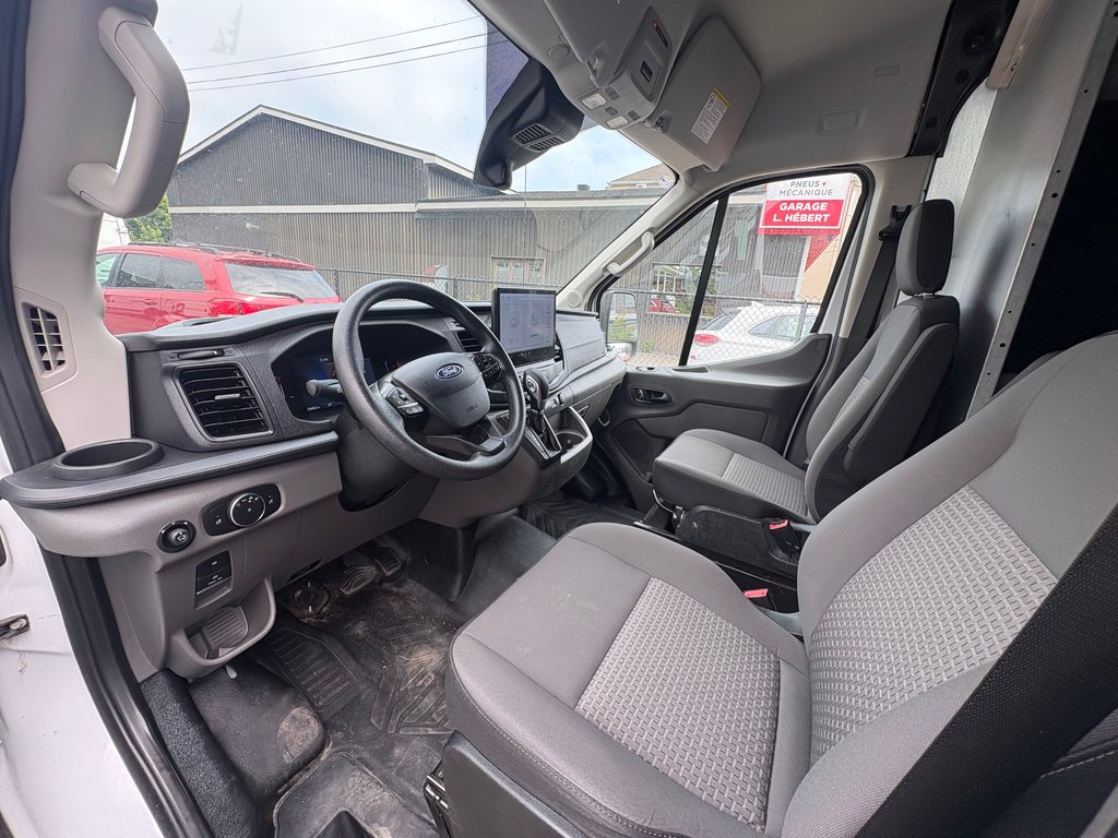 2026 Ford Transit Cargo Van T-250 Medium Roof 148' AWD in Repentigny, Quebec - 13 - w1024h768px