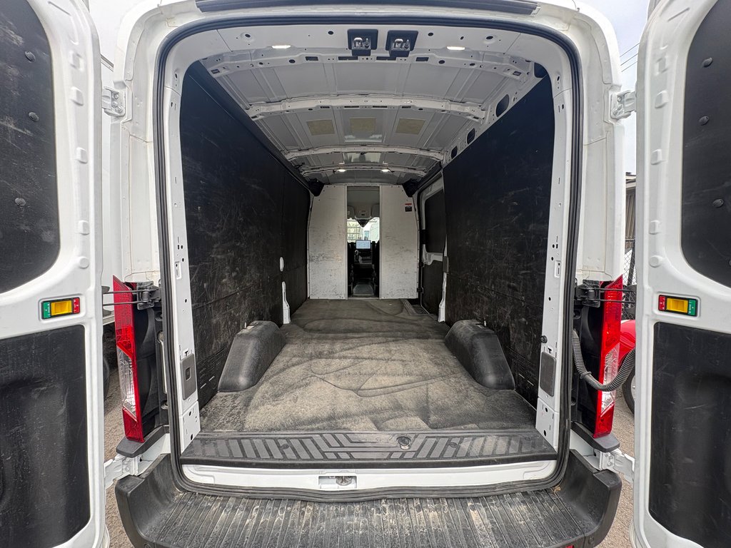 2026 Ford Transit Cargo Van T-250 Medium Roof 148' AWD in Repentigny, Quebec - 10 - w1024h768px