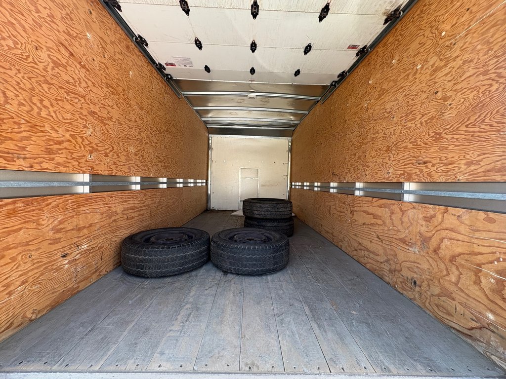 Ford Transit Cutaway T-350 Cube 14' PIEDS 2018 à Repentigny, Québec - 8 - w1024h768px