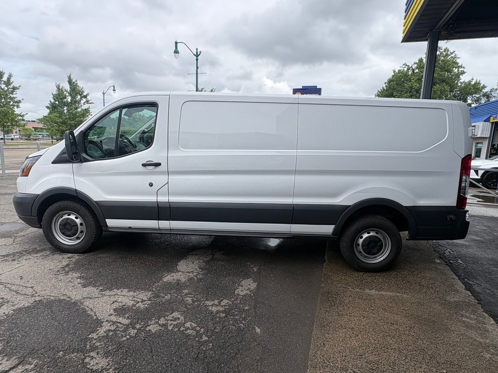 Ford Transit Van T-250 Low Roof 148' 2018 à Repentigny, Québec - 8 - w1024h768px