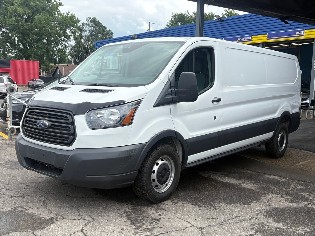 Ford Transit Van T-250 Low Roof 148' 2018 à Repentigny, Québec - 1 - w1024h768px