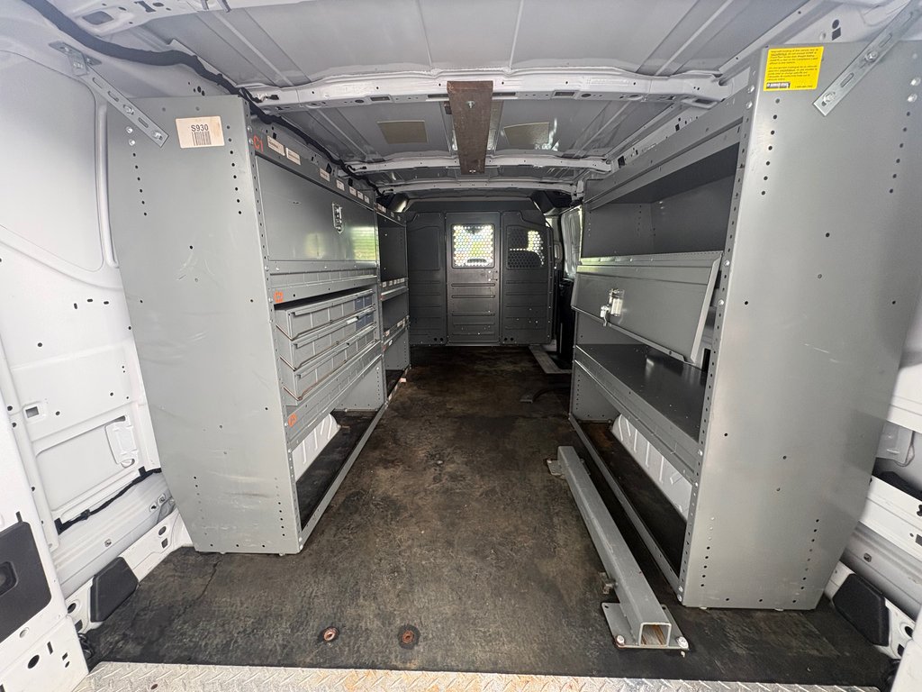 Ford Transit Van T-250 Low Roof 148' 2018 à Repentigny, Québec - 9 - w1024h768px