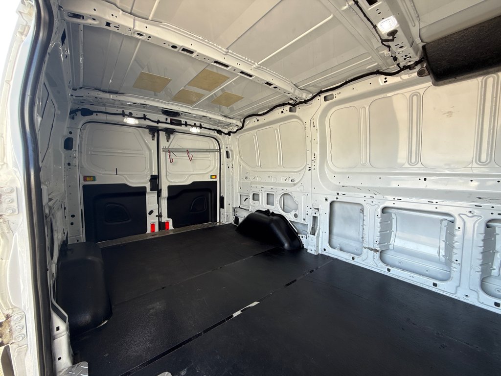 2019 Ford Transit Van T-250 Low Roof 130' in Saint-Sulpice, Quebec - 10 - w1024h768px