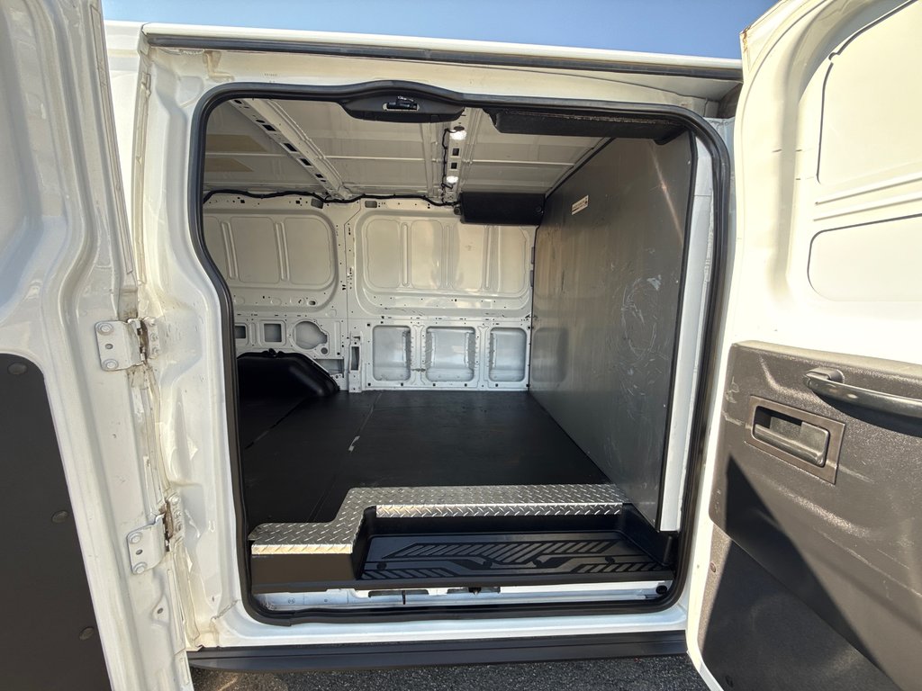 2019 Ford Transit Van T-250 Low Roof 130' in Saint-Sulpice, Quebec - 12 - w1024h768px