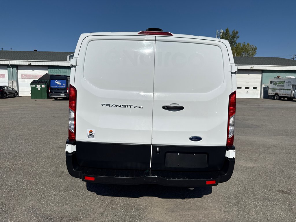 2019 Ford Transit Van T-250 Low Roof 130' in Saint-Sulpice, Quebec - 4 - w1024h768px