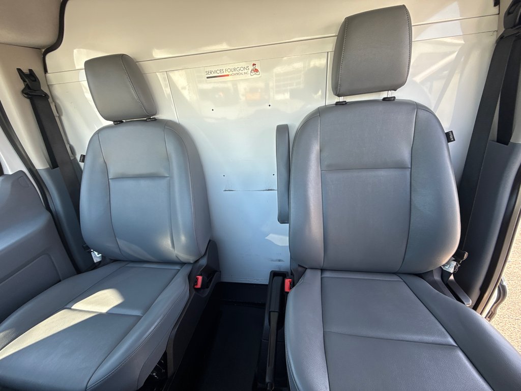 2019 Ford Transit Van T-250 Low Roof 130' in Saint-Sulpice, Quebec - 14 - w1024h768px