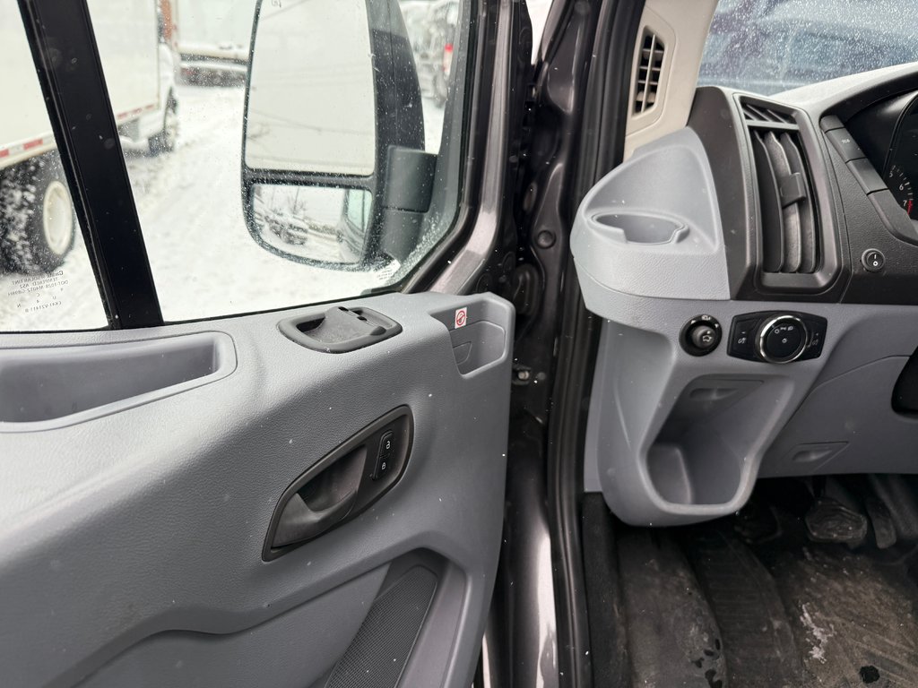 Ford Transit Van T-250 Medium Roof 148' 2019 à Repentigny, Québec - 19 - w1024h768px