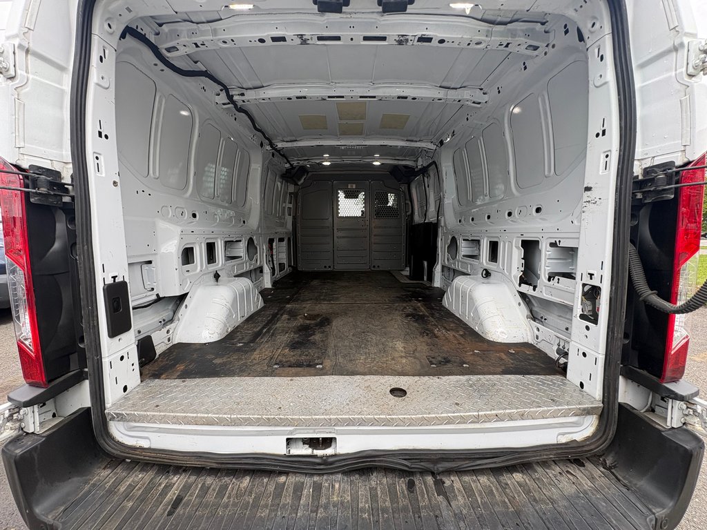 Ford Transit Van T-250 Low Roof 148' 2019 à Repentigny, Québec - 9 - w1024h768px
