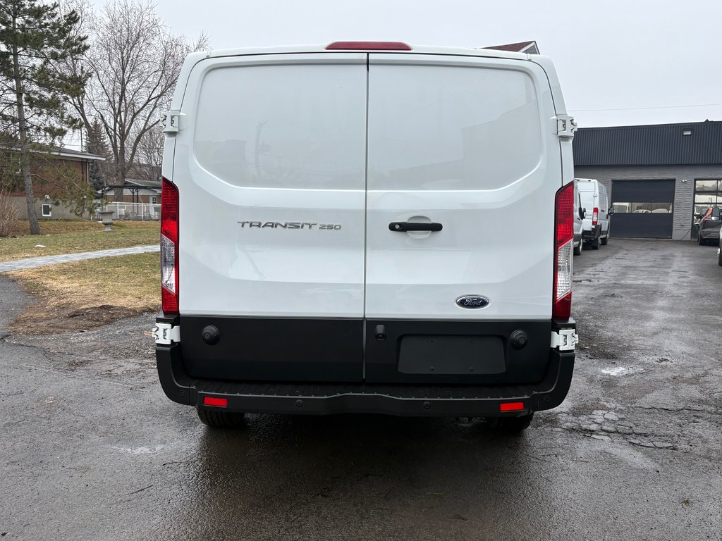 Ford Transit Van T-250 Low Roof 148' 2019 à Repentigny, Québec - 6 - w1024h768px