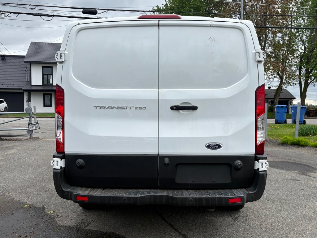 Ford Transit Van T-250 Low Roof 148' 2019 à Repentigny, Québec - 7 - w1024h768px