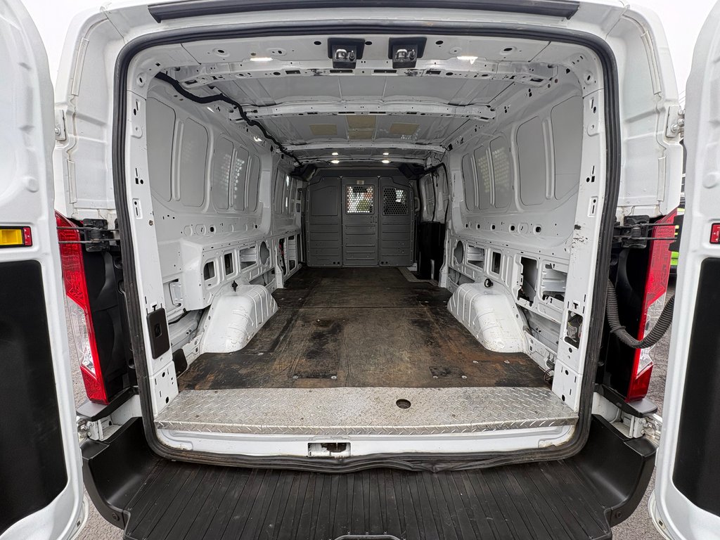 Ford Transit Van T-250 Low Roof 148' 2019 à Repentigny, Québec - 8 - w1024h768px